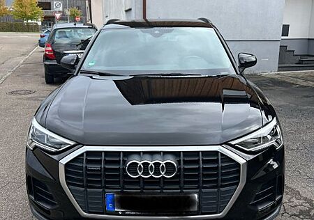 Audi Q3 40 TFSI quattro S tronic -