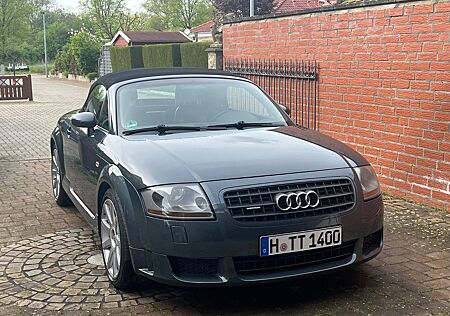 Audi TT Roadster 3,2 Quatrro 250 PS