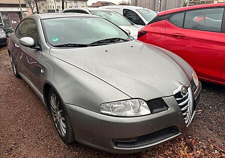 Alfa Romeo GT 2.0