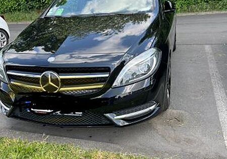 Mercedes-Benz B 180 -