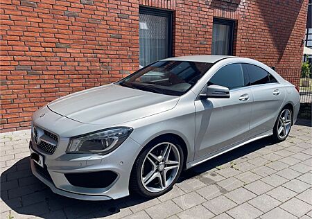 Mercedes-Benz CLA 200 AMG Line AMG Line