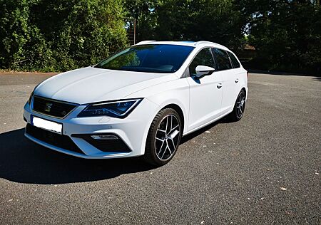 Seat Leon ST 2.0 TDI FR 135kW Pano DCC Sound