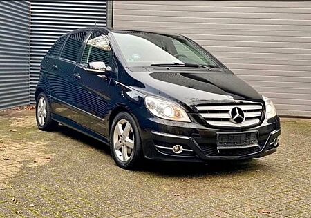 Mercedes-Benz B 200 B200 (AMG) Ausstattung