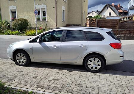 Opel Astra Sports Tourer 1.4 Turbo Design Edition