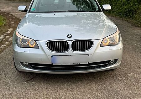 BMW 525i -