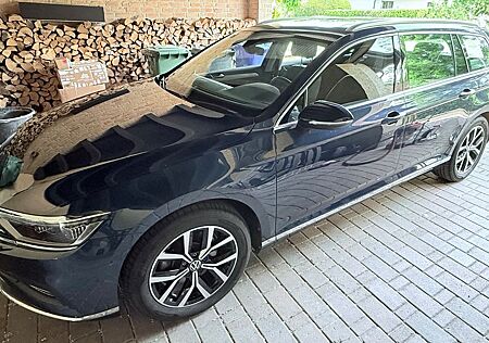 VW Passat Variant Volkswagen 2.0 TDI SCR DSG Elegance Elegance
