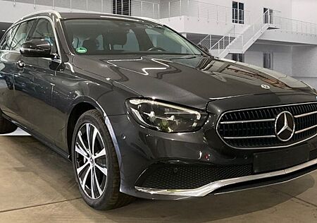 Mercedes-Benz E 300 de Avantgarde/ Kamera / AHK