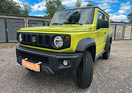 Suzuki Jimny Allgrip 1.5 4x4 wie neu AHK + viel Zubehör