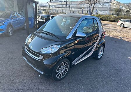 Smart ForTwo coupé cdi/AUTOM/KLIMA/SITZHZ/PANO