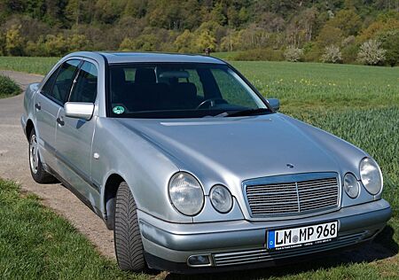 Mercedes-Benz 200