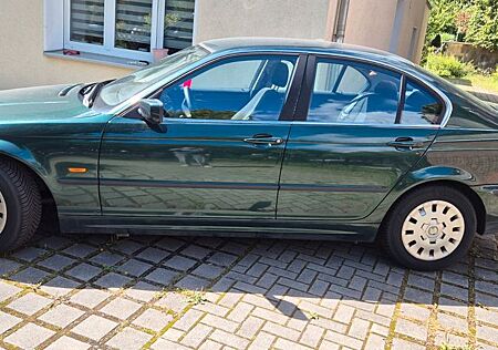 BMW 320i -