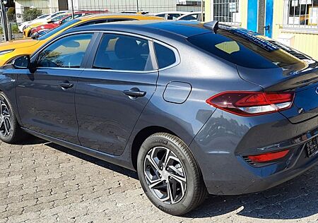 Hyundai i30 1.0 T- FASTBACK-LED-SHZ-LHZ-ALU-NAVI+APP 8"D