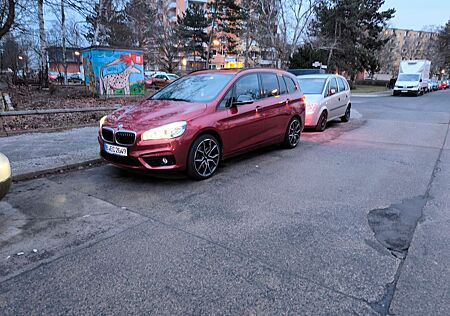 BMW 2er 220 Gran Tourer 220d xDrive Steptronic M Spo...