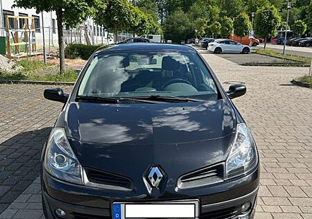Renault Clio Edition Dynamique 1.6 (Familienbesitz)