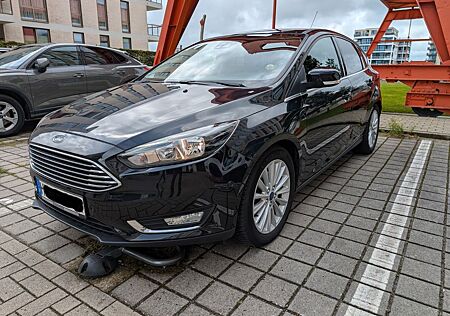 Ford Focus Lim. Titanium 1,5 EcoBoost Navi SHZ TMP