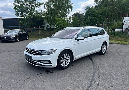 VW Passat Volkswagen 1.6 TDI SCR DSG Business/Xenon/LED
