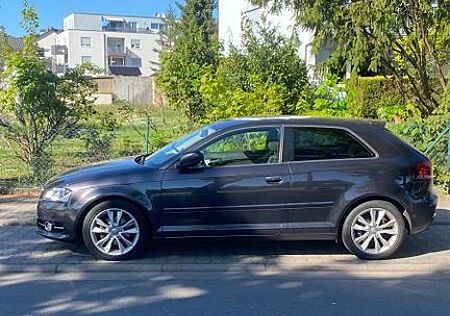 Audi A3 2.0 TDI Sportback, TOP Zustand, 8fach bereift