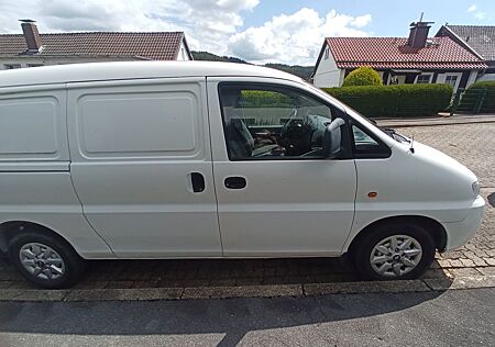 Hyundai H-1