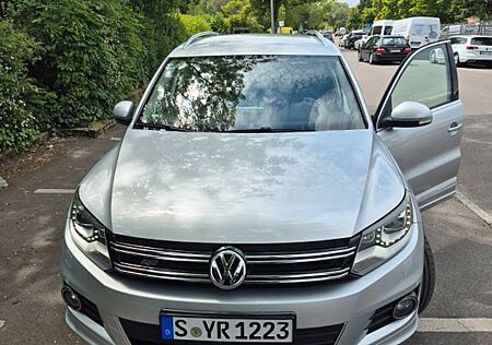 VW Tiguan Volkswagen R 2.0 TSI DSG 4MOTION Sport & Style Spo.