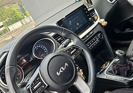 Kia Cee'd / Ceed 1.5 T-GDI Vision Vision