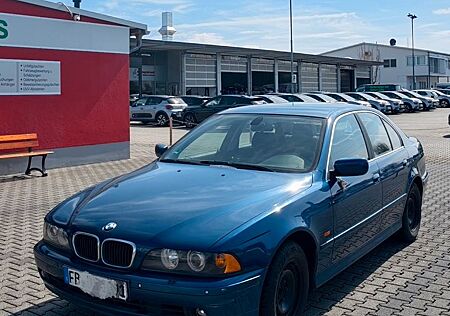 BMW 520i -