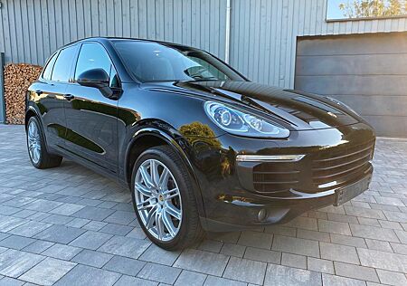 Porsche Cayenne Diesel Platinum Edition Pano AHK Leder