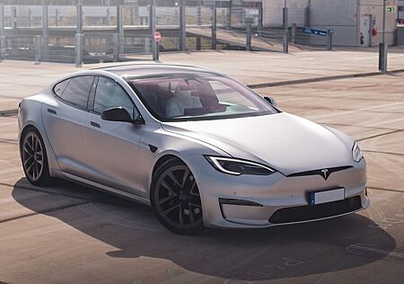 Tesla Model S Plaid | Satin Silver | Yoke | AHK