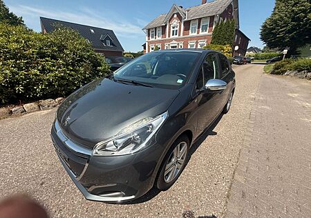 Peugeot 208 Style+Panorama+56Tkm+Unfallfrei