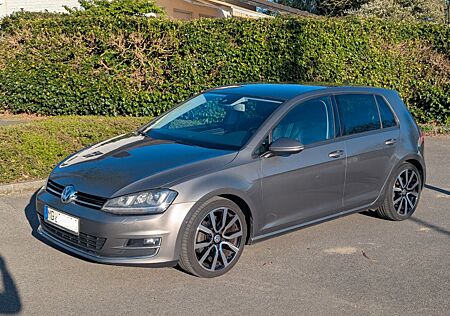 VW Golf Volkswagen 1.4 TSI 90 kW Highline Highline