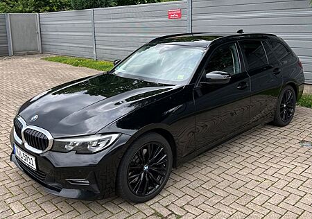 BMW 320d Touring Aut. - digital Cockpit & gr. Navi