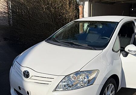 Toyota Auris 1,33-l-Dual-VVT-i -