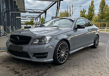 Mercedes-Benz C 180 Coupé AMG Paket