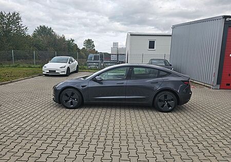 Tesla Model 3 Long Range Allradantrieb mit Dualmotor