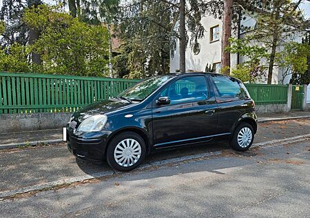 Toyota Yaris 1.0 -124500 km HU 11/25