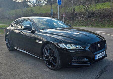 Jaguar XE 20d 180PS R-Sport Automatik. Neue 19" Felgen!