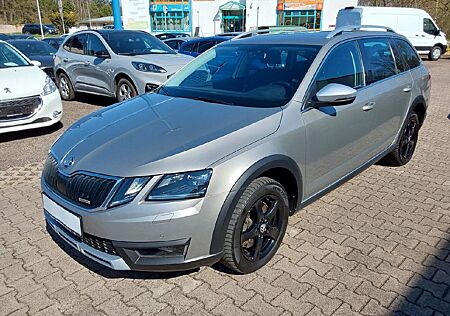 Skoda Octavia Combi Scout 4x4*Autom.*Navi*PPS*SHZG