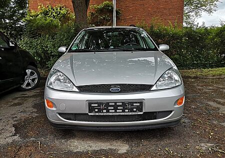 Ford Focus 1.6 Autom. Rentnerfahrzeug