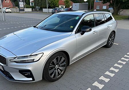 Volvo V60 R Design