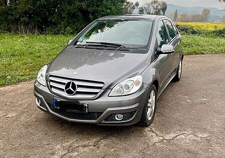 Mercedes-Benz B 180 BlueEFFICIENCY -