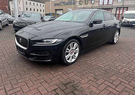 Jaguar XE SE