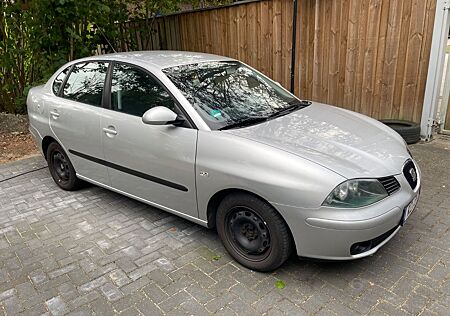 Seat Cordoba 1.4 16V 55 kW Signo Signo mit TÜV