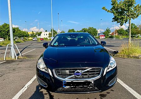 Volvo S60 D5 AWD Geartronic Kinetic Kinetic
