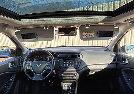 Hyundai i20 Advantage +Pano+SD*NAVI*SH+LH*Bth*Cam