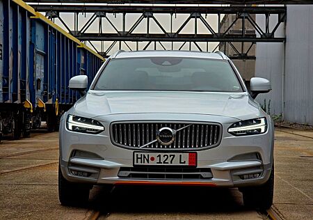 Volvo V90 Cross Country D5 AWD Ocean Race Geartron...