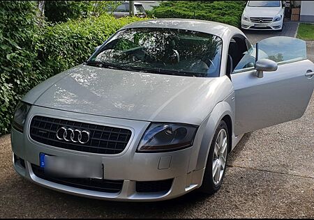 Audi TT Coupe 3.2 DSG quattro -