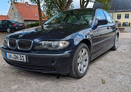 BMW 320i -