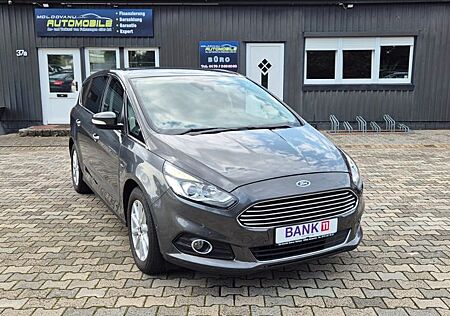 Ford S-Max Titanium