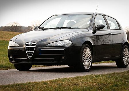Alfa Romeo 147 1.6 TS 16V | TÜV bis 04/27