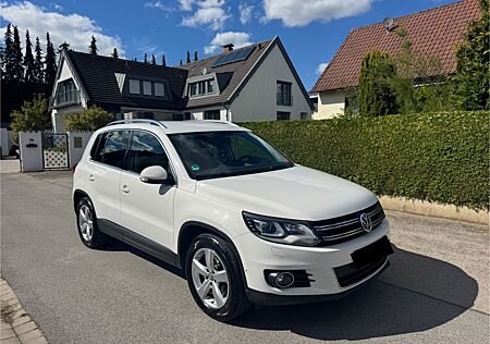 VW Tiguan Volkswagen 1.4 TSI Bi-Xenon,Navi,Alcantara,AHK,TÜV