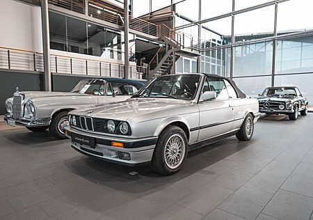 BMW 320i E30 Cabriolet | Original | Scheckheft | TÜV